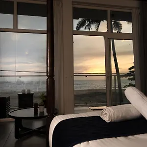 Akoya Bed & Breakfast